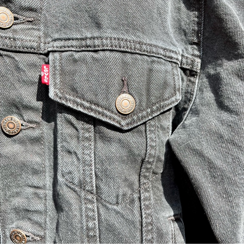 Levi's Black Denim Trucker Jacket Medium - Picture 4 of 7